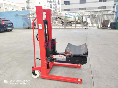 1672974025571690.jpg 1噸手動(dòng)卷筒工具車6I.jpg