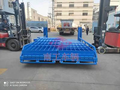 1675303664410121.jpg 非標訂制8噸移動式登車橋1I.jpg