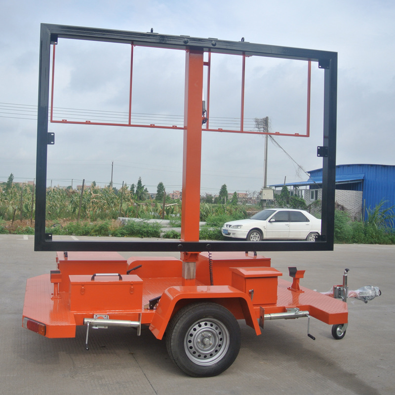 1676346058867810.jpg LED廣告拖車1.5噸3.jpg