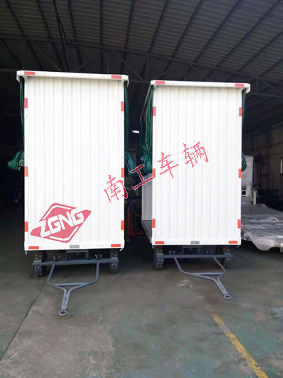 1676600298411615.jpg 白色雨篷平板拖車3I.jpg