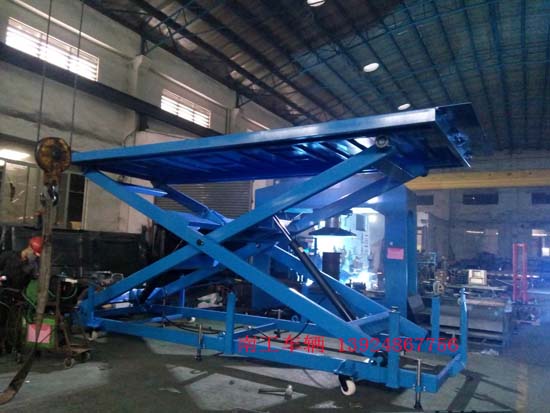 1677294524104045.jpg 4噸移動式升降平臺3 I.jpg