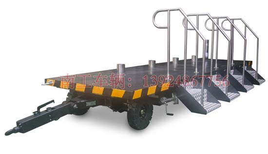 1677294898823708.jpg 移動(dòng)廁所底盤拖車2.jpg