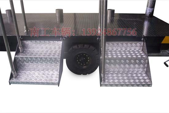 1677294969525689.jpg 移動(dòng)廁所底盤拖車5.jpg