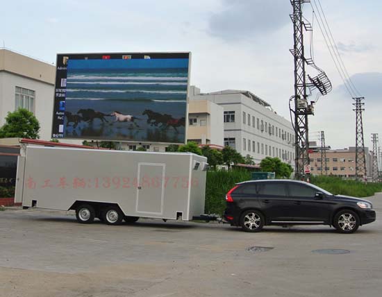 1677304681295498.jpg 箱式LED廣告拖車3.jpg
