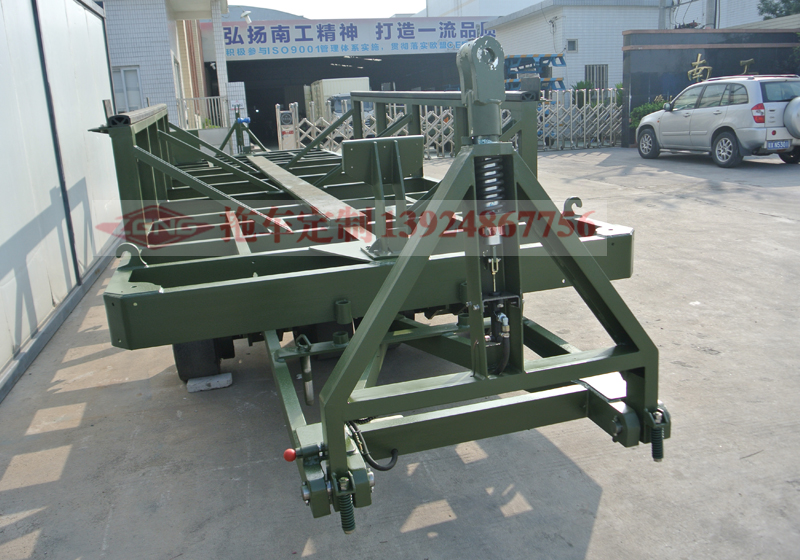 1678071471818449.jpg 游艇拖車(chē)3.jpg