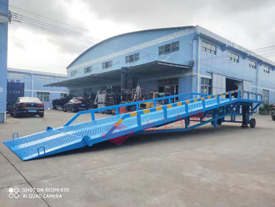 1683943315242231.jpg 10噸移動(dòng)式登車橋3I.jpg