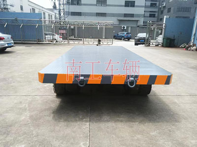 1689648376306481.jpg 25噸重型工業(yè)平板拖車全掛式牽引拖車底盤帶牽引環(huán)1I.jpg