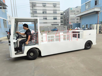 1704350184884463.jpg 2噸座駕式純電動(dòng)平板拖車4I.jpg