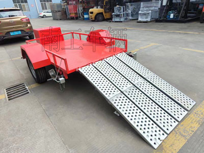 1709262460861976.jpg 0.9噸消防機(jī)器人用ATV拖車 四爬梯3I.jpg