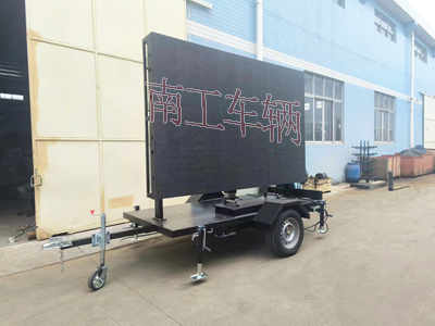 1718863185508617.jpg 簡易款LED廣告拖車1I.jpg
