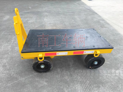 1722233038364315.jpg 2噸小型平板拖車帶膠墊3I.jpg