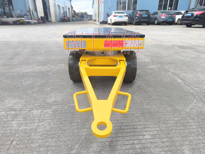 1722233047258197.jpg 2噸小型平板拖車帶膠墊4I.jpg
