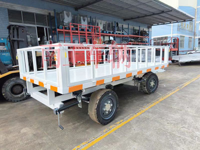 1724981241796041.jpg 3噸護(hù)欄型平板拖車 白色1I.jpg