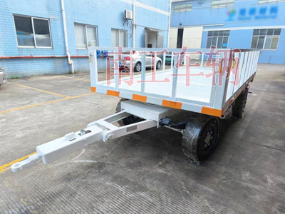 1724981272758301.jpg 3噸護(hù)欄型平板拖車 白色I(xiàn).jpg