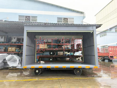 1726298000923100.jpg 10噸箱式平板拖車兩側(cè)帶卷簾門2I.jpg