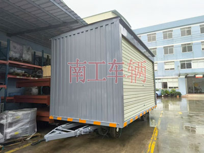 1726298022619163.jpg 10噸箱式平板拖車兩側(cè)帶卷簾門I.jpg