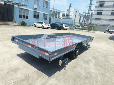 1728458623396032.jpg ATV拖車0.8噸輕型鐵板實(shí)心護(hù)欄全掛車2I.jpg