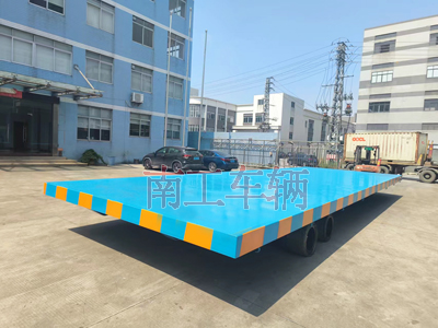 1730096731882362.jpg 40噸4米寬重型平板拖車 藍(lán)色1I.jpg